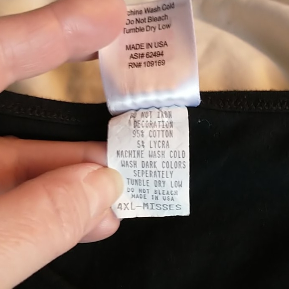 PartyLite Breast Cancer Awareness T-shirt. - Picture 4 of 6